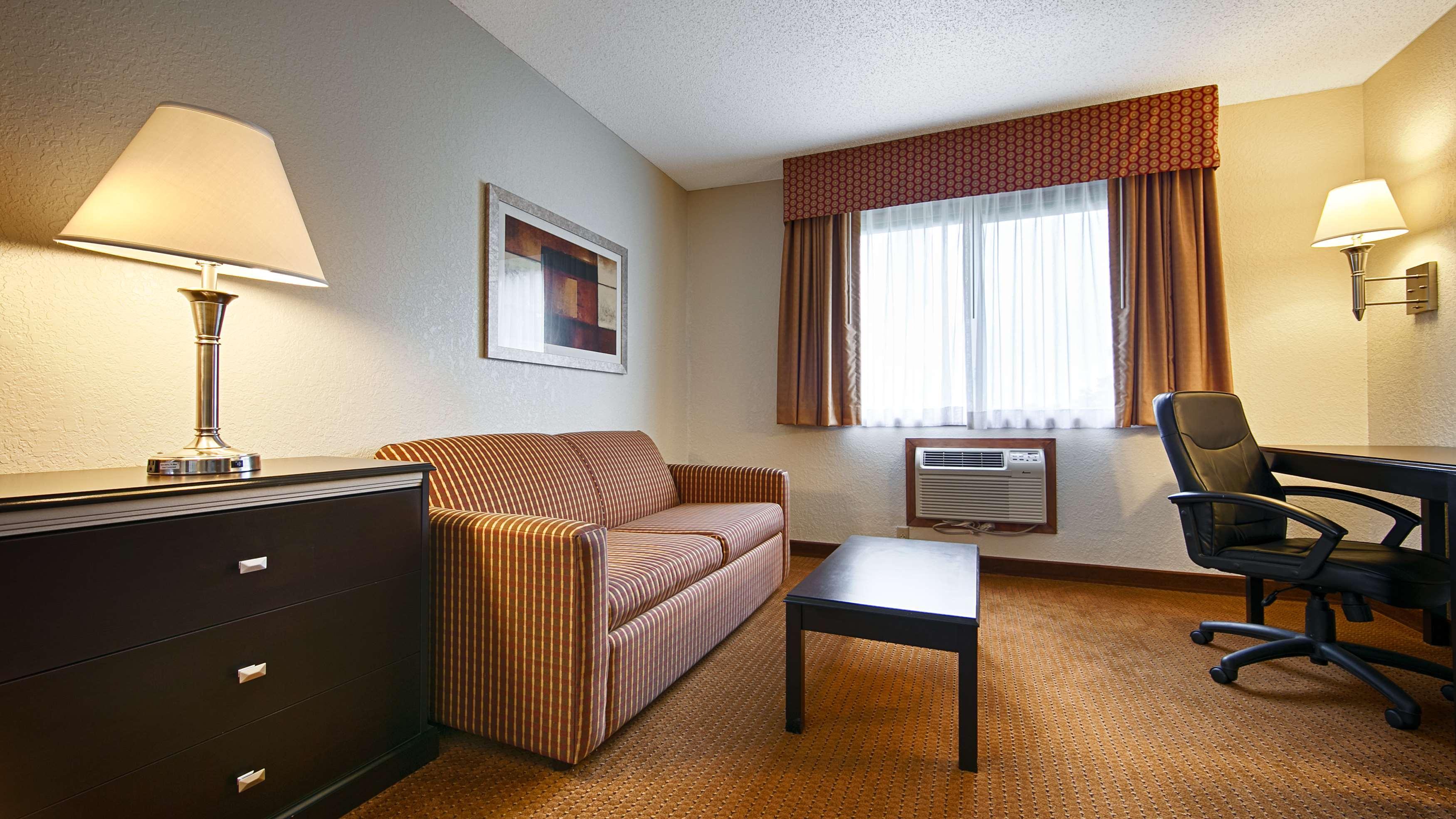 Best Western Mount Pleasant Inn Exterior photo