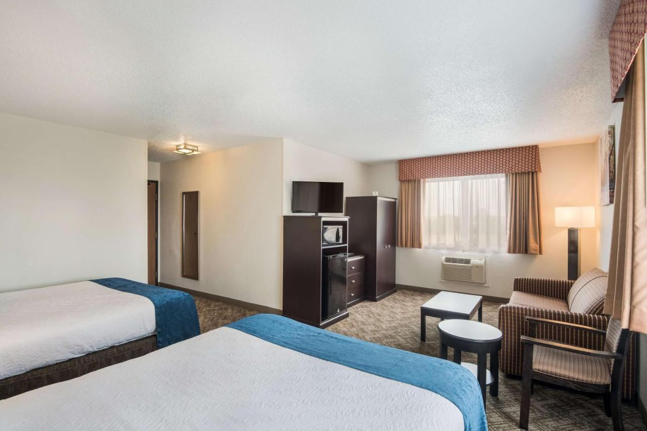 Best Western Mount Pleasant Inn Exterior photo