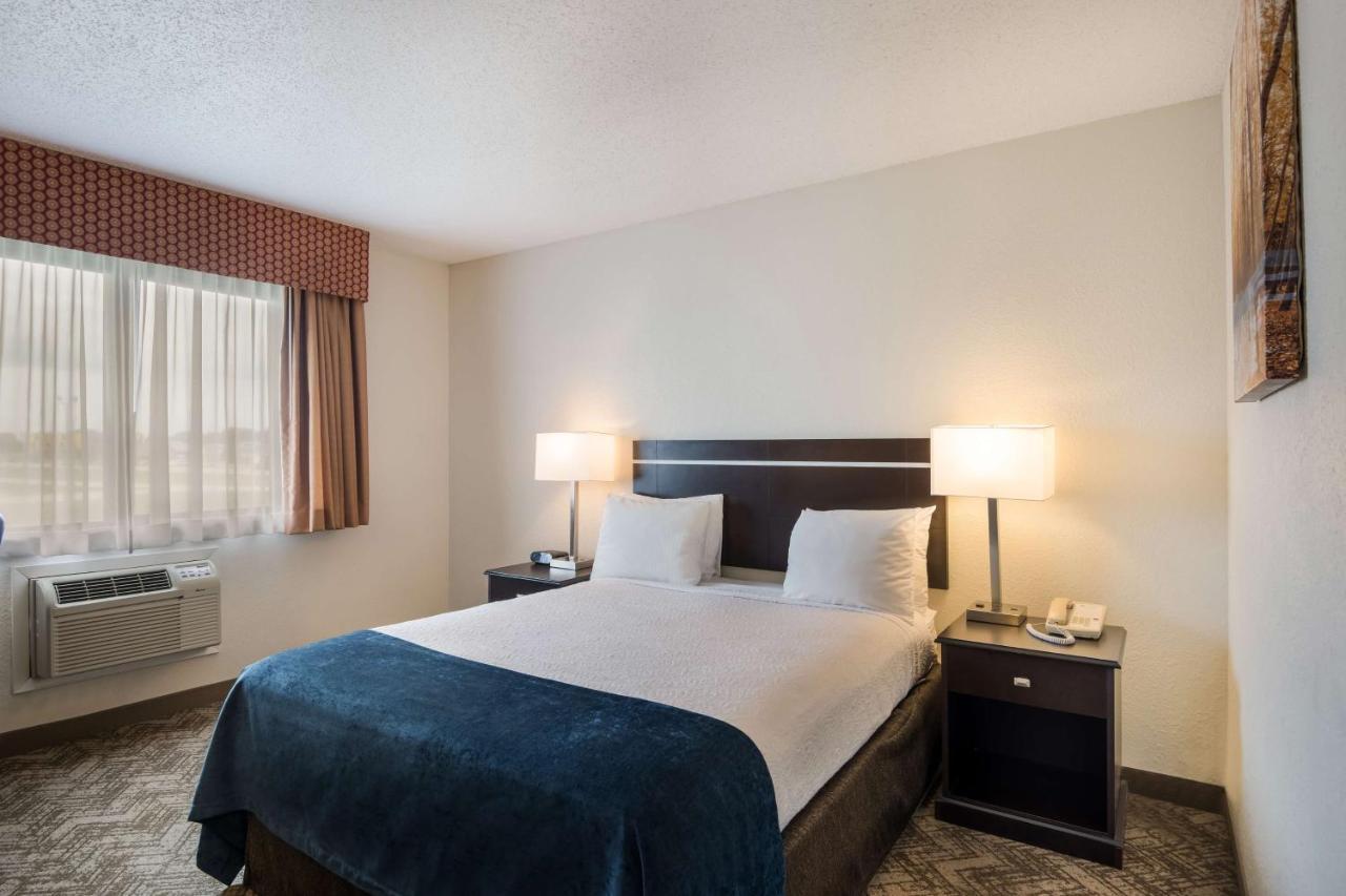 Best Western Mount Pleasant Inn Exterior photo