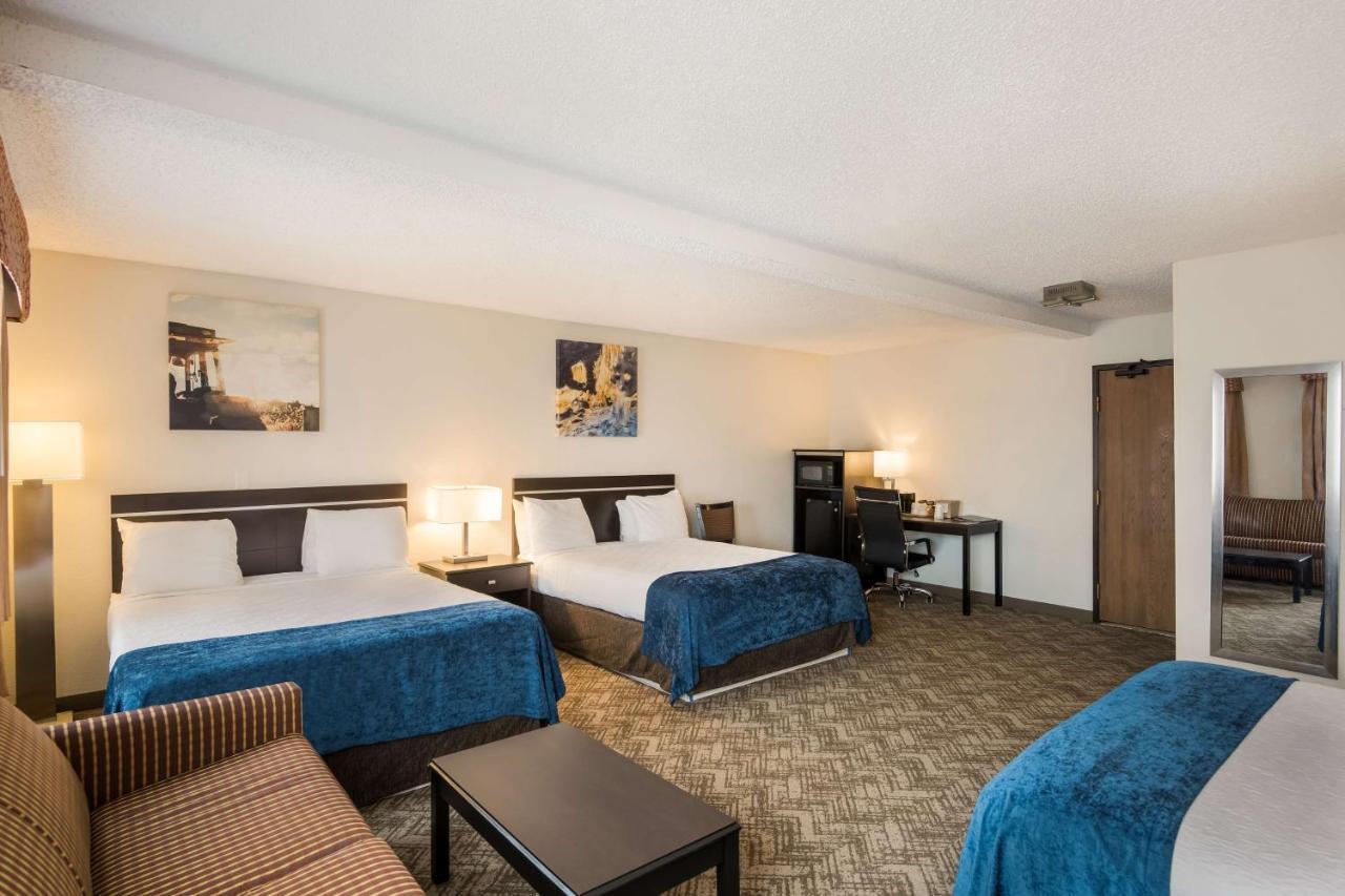 Best Western Mount Pleasant Inn Exterior photo