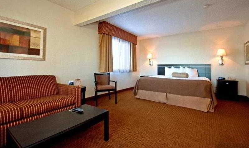Best Western Mount Pleasant Inn Room photo